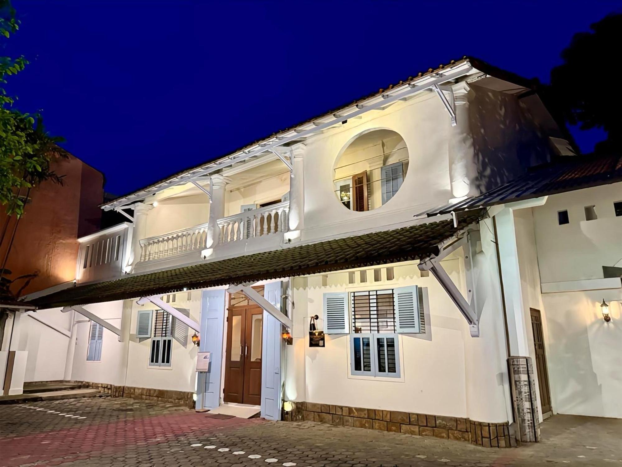 The Raden Patah Heritage Kota Lama Семаранг Экстерьер фото